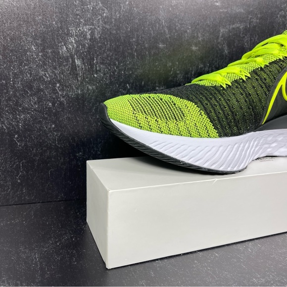 NIKE INFINITY RUN REACT 2 MENS ROAD RUNNING SHOES SIZE 10 FLYKNIT VOLT BLACK GRE - Picture 6 of 10